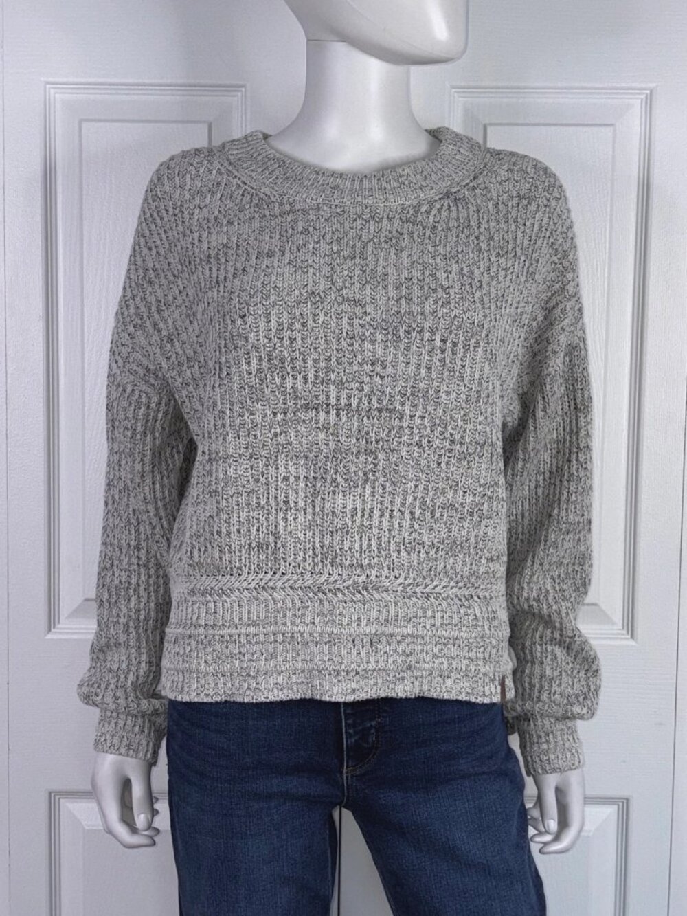 ROOTS women's knit sweater size Small